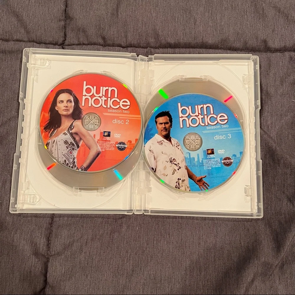 Burn Notice Seasons 1-3 on DVD Spy Action Drama USS Network Jeffrey Donovan - Picture 10 of 16